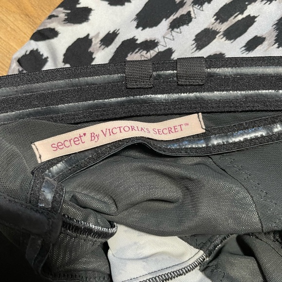 VICTORIAS SECRET Power Figure Cupped Shaping Slip NWT sz 34C Leopard print - Picture 5 of 6